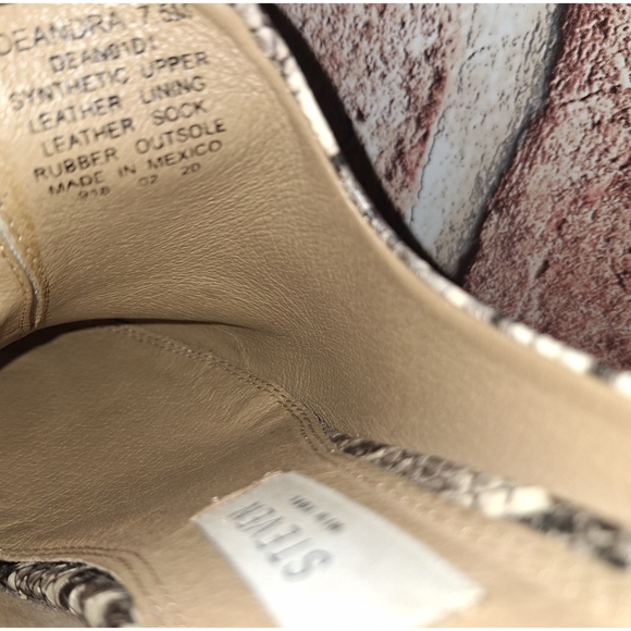 Steven by Steve Madden | Deandra Snakeskin Embossed Point Toe Mules - Picture 14 of 16